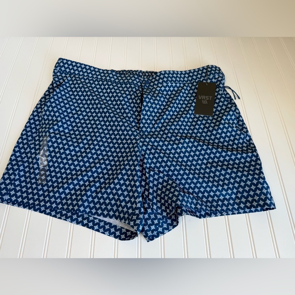 VRST Men's 6” Inseam Resort Short Relaxed Blue Printed XXL 2XL NEW. 1116